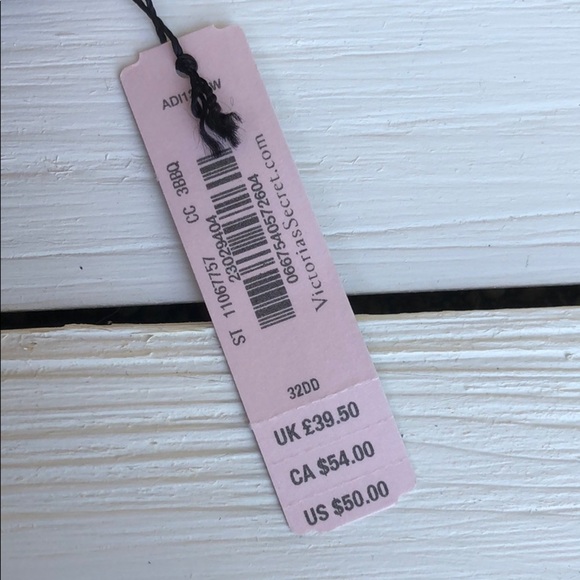 NWT VS Very Sexy Lightly Lined Plunge Animal Print Bra size 32DD - Picture 3 of 3